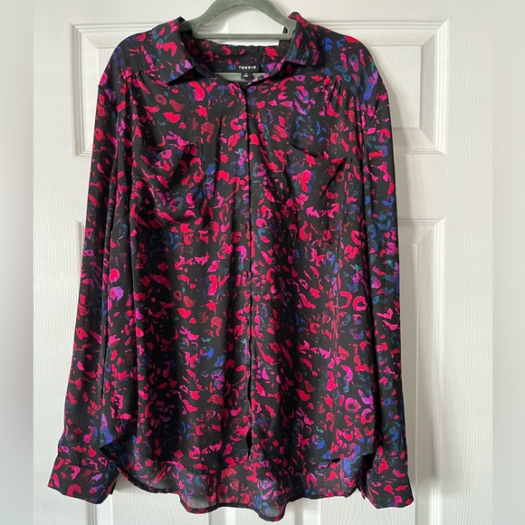 torrid Tops - Torrid Size 2 Blouse 🩷💜 Excellent condition